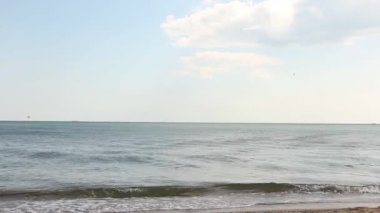 Güzel deniz. Deniz ve sahil. Deniz videosu. Ufuk