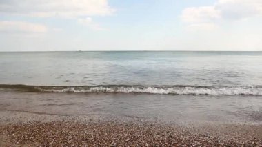 Güzel deniz. Deniz ve sahil. Deniz videosu. Ufuk