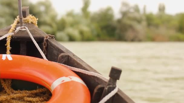 Barco Flutua Água Parte Barco Lifebuoy — Vídeo de Stock