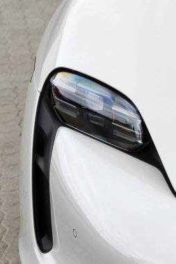 Araba farları. Araba ışıkları. Lüks farlar