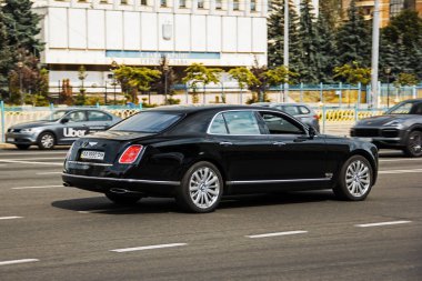 Kiev, Ukrayna - 19 Haziran 2021: Bentley Mulsanne. Lüks araba primi.