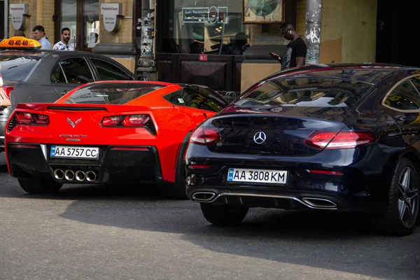 Kiev Ukraina Juni 2021 Röd Muskelbil Chevrolet Corvette Liberty Och — Stockfoto