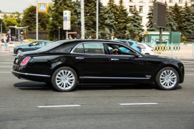Kiev, Ukrayna - 19 Haziran 2021: Bentley Mulsanne. Lüks araba primi.