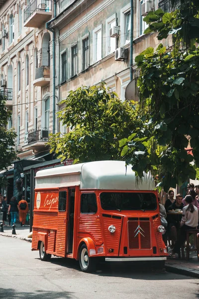 2021年9月5日 乌克兰敖德萨 位于敖德萨市中心的红色法国旧公共汽车Citroen — 图库照片