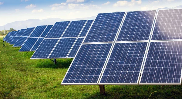 Solarzellen und erneuerbare Energien — Stockfoto