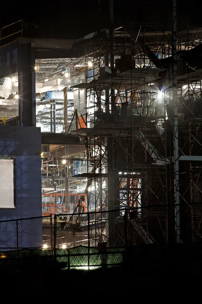 Construcción nocturna — Foto de Stock