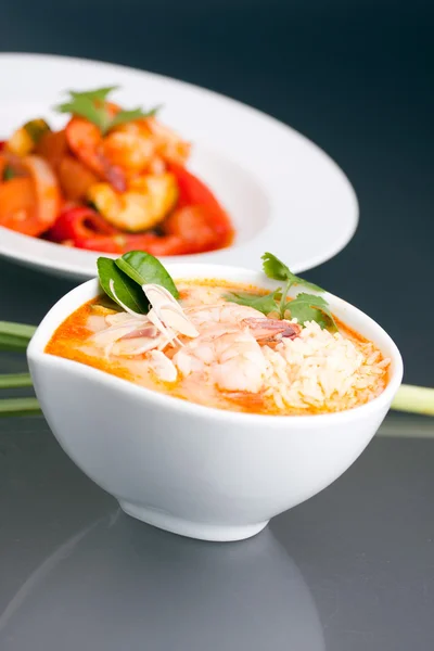 Bowl of Thai Shrimp Soup — Stock Photo, Image