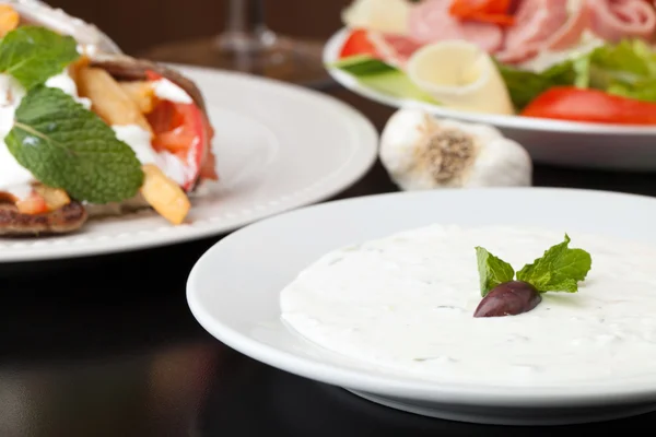 Yunan tzatziki sosu — Stok fotoğraf