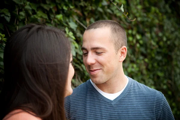 Coqueteando pareja — Foto de Stock