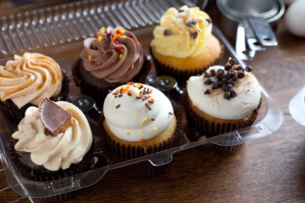 Cupcakes gourmet en paquete — Foto de Stock