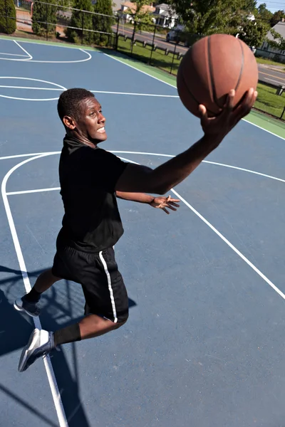 Basquetebol layup — Fotografia de Stock