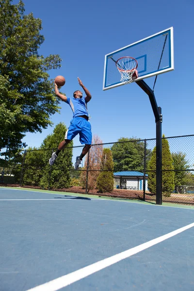 Basketbal slam dunker — Stock fotografie