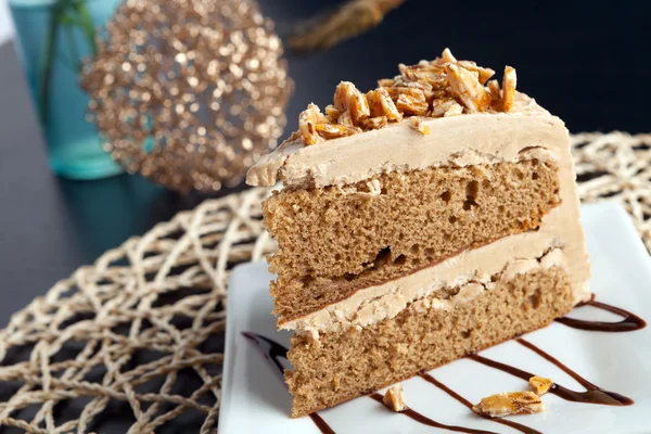 Almond Toffee Cake — Stock Photo, Image