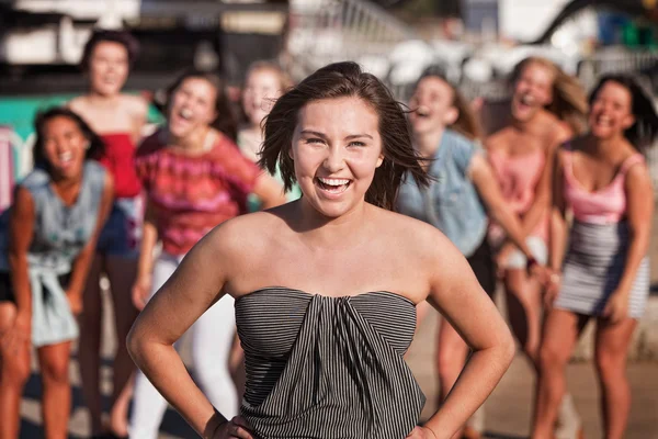 Rindo Adolescentes Meninas — Fotografia de Stock