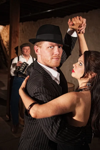 Hezký tango tanečník s partnerem — Stock fotografie