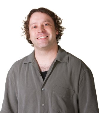 beyaz zemin üzerinde gülümseyen adam