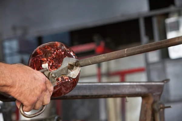 Cutting Glass Object from Iron — Zdjęcie stockowe