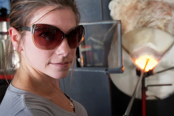 Cheerful Woman Near Kiln — Stock Photo, Image