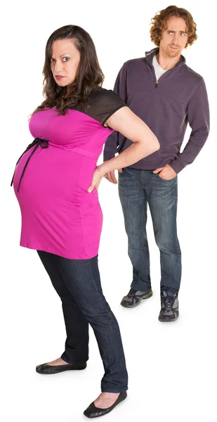 Senhora grávida com raiva com o homem — Fotografia de Stock