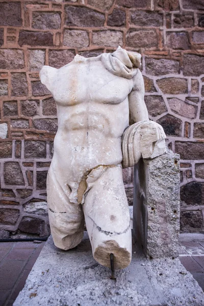Kamienna statua — Zdjęcie stockowe