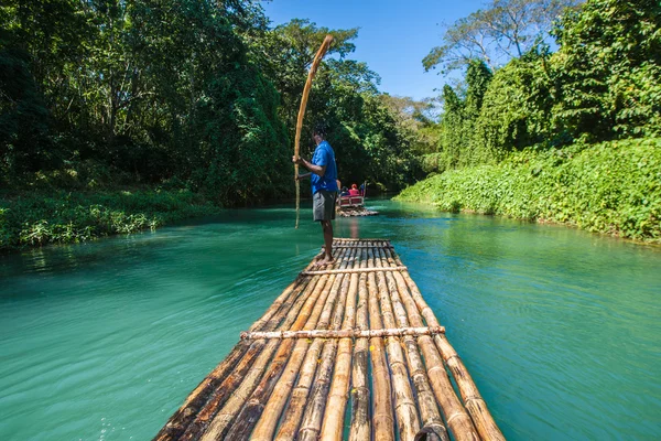 Bamboe watertoerisme in jamaica Rechtenvrije Stockafbeeldingen