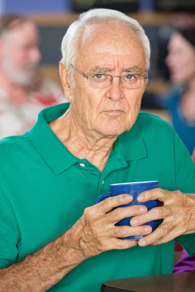 Sulky äldre man — Stockfoto