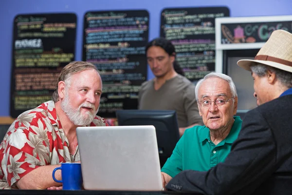 Grupo de Homens com Laptop — Fotografia de Stock