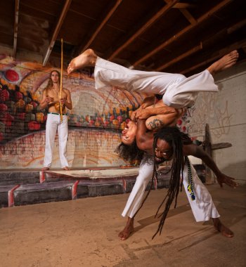 Capoeira sanatçılar omuz at