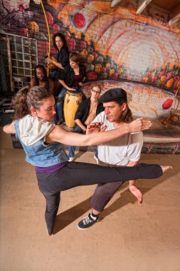capoeira dersi öğretim başladı