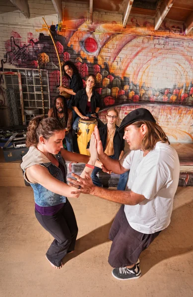 Capoeira Instructor Teaching — Stock Photo, Image