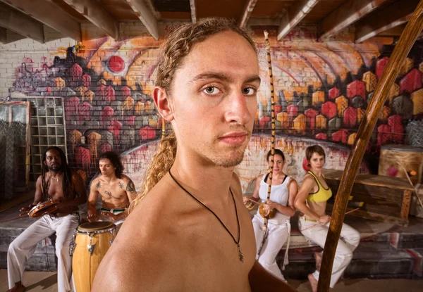 Müzik aletleri ile Capoeira performans — Stok fotoğraf