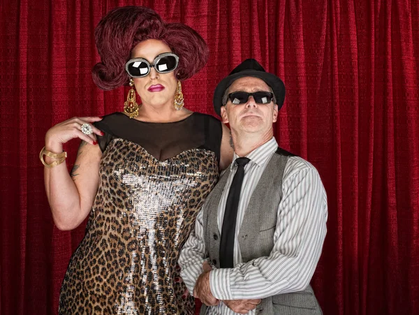 Jaren zestig retro drag queen met man — Stockfoto