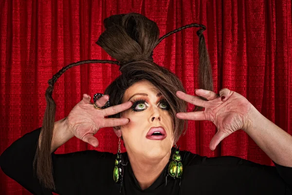 Excentrieke drag queen opzoeken — Stockfoto