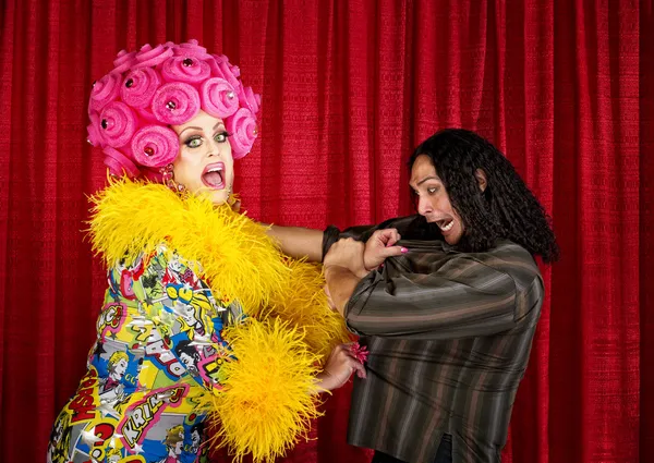 Wanhopig drag queen met man — Stockfoto