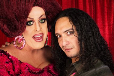 travesti erkek partner ile