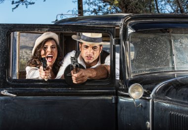 sert erkek ve dişi gangster