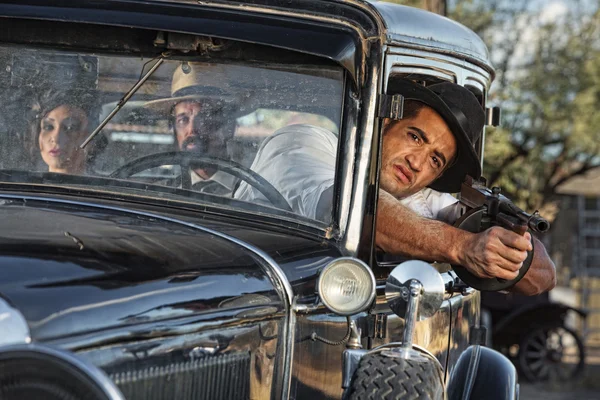 Çekim tarafından 1920'lerin gangster sürücü — Stok fotoğraf