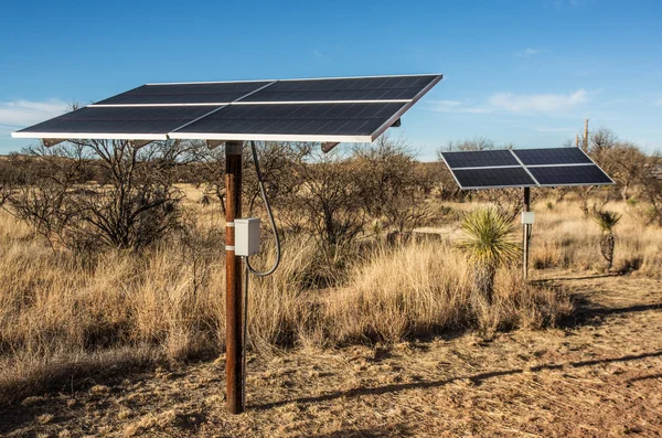 Solarmodule in der Wüste — Stockfoto