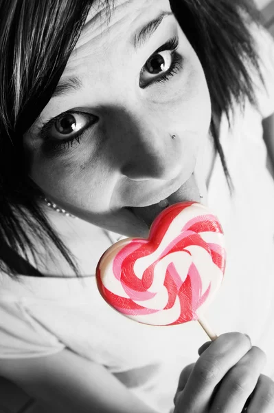 Alternative Girl with a Heart Lollipop — Stock Photo, Image