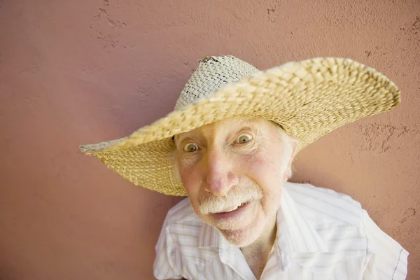 Senior citizen mannen i cowboyhatt — Stockfoto