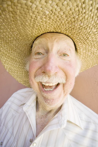 Homem idoso com um chapéu de cowboy — Fotografia de Stock