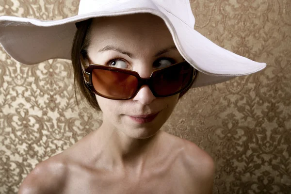 Mulher com óculos de sol — Fotografia de Stock