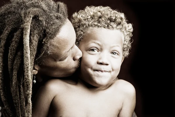 Madre e hijo —  Fotos de Stock