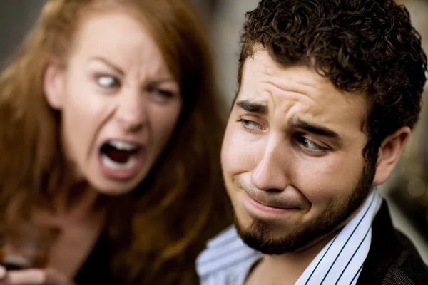 La donna urla all'uomo — Foto Stock