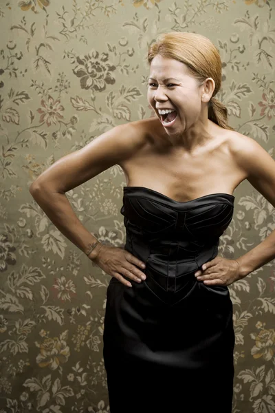 Mujer bastante étnica riendo —  Fotos de Stock