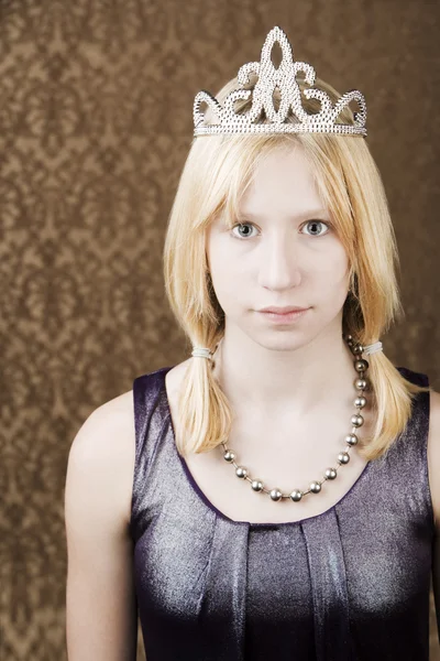 Pretty young girl with a tiara — Stock Photo, Image