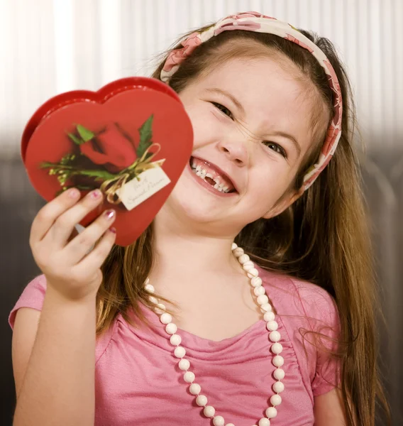 Menina bonito com Valentine — Fotografia de Stock