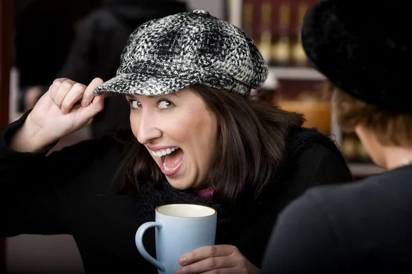Spansktalande kvinna med kaffe — Stockfoto