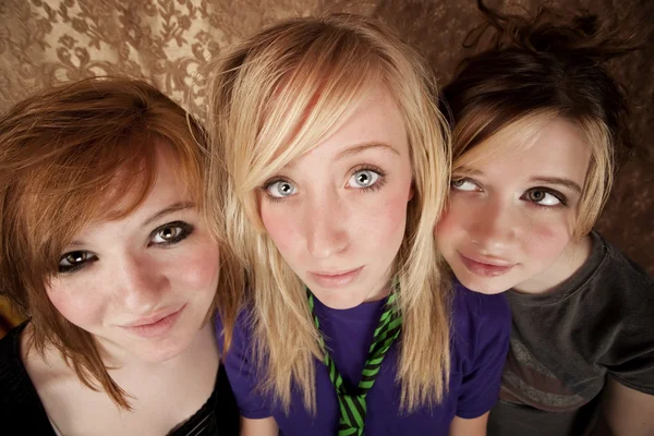 Três jovens meninas — Fotografia de Stock