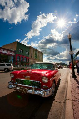 Kırmızı Amerikan klasik otomobil